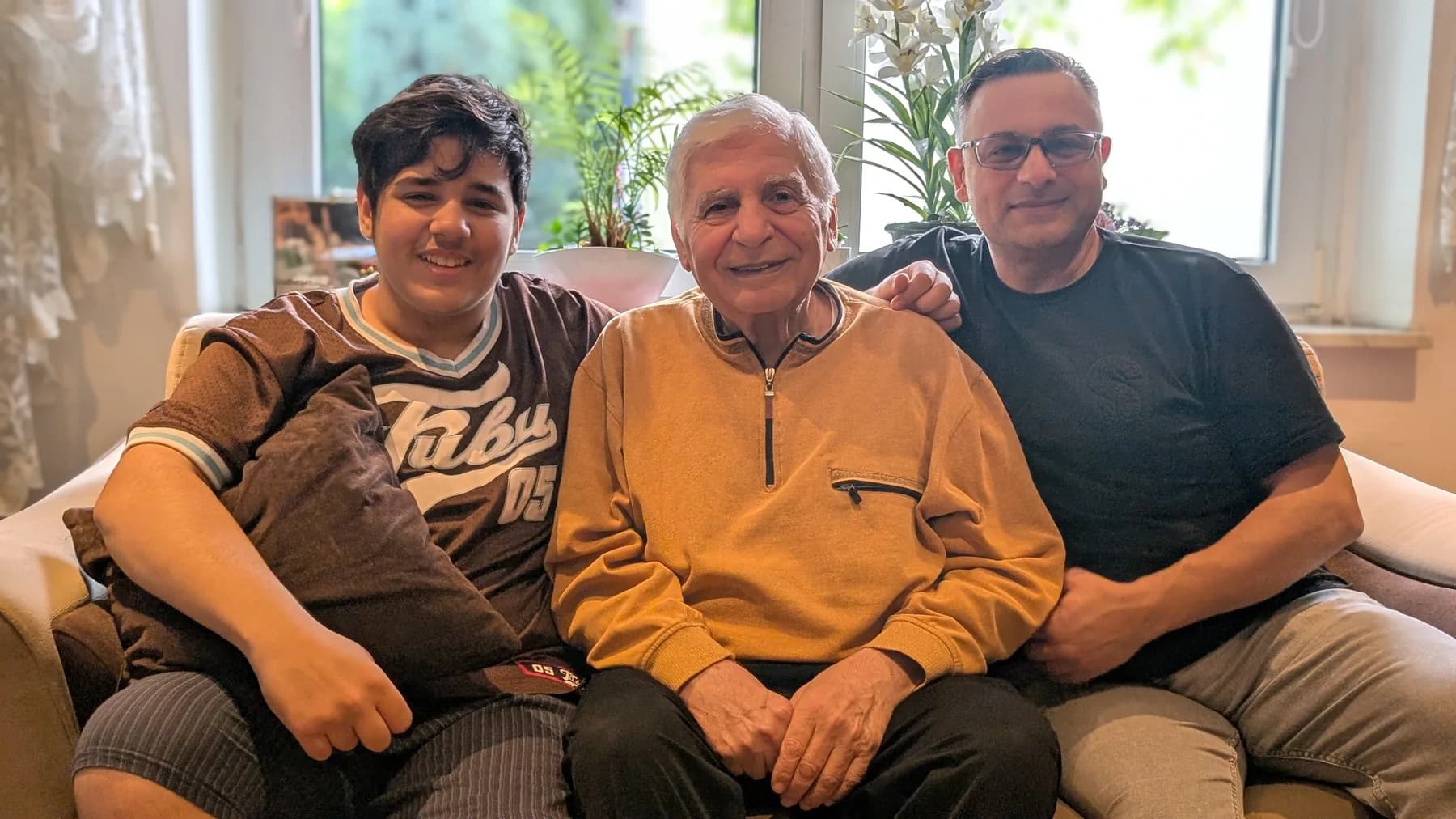 Drei Generationen der Familie Menevse: Murats Sohn, sein Vater und Murat gemeinsam